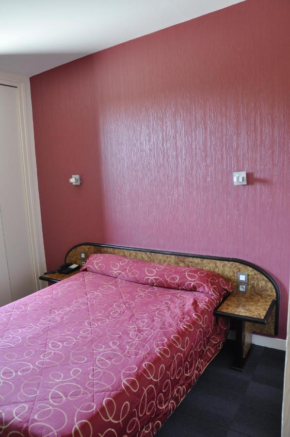 Henri 4 Hotel Rostrenen Luaran gambar